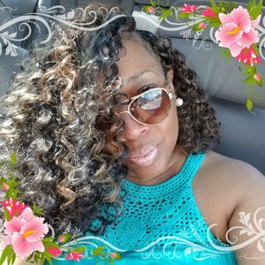 Meet your Posher, Yolanda